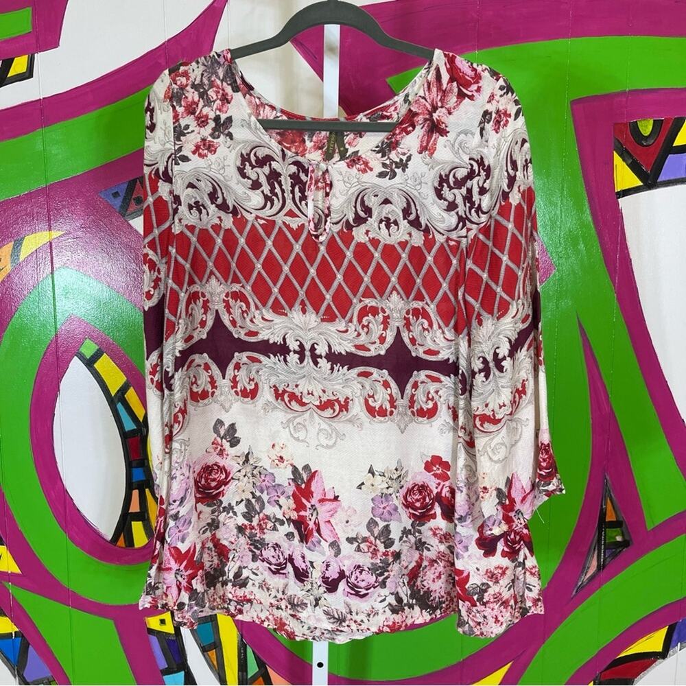 Stetson, 3/4 Sleeve Blouse, Keyhole Neckline. Size Medium. In excellent cond!